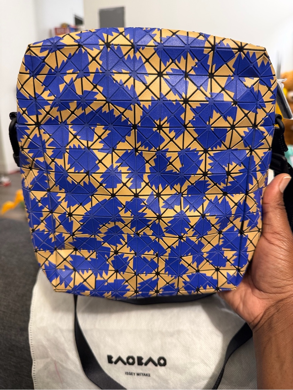 Shoulder Bags - Picture 14 of 15